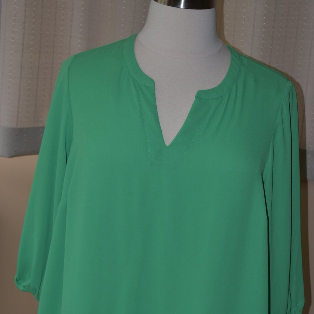 Woman's silky blouse 1X